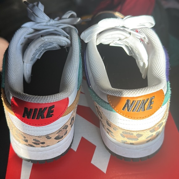 W Nike Dunk Low SE size 9 - Picture 2 of 4
